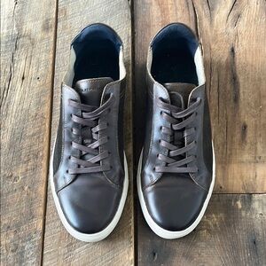 Banana Republic brown dressy sneaker. sz 9.5